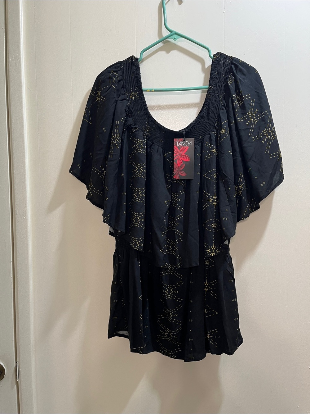 Tanoa Women’s (L) Blouse NWT